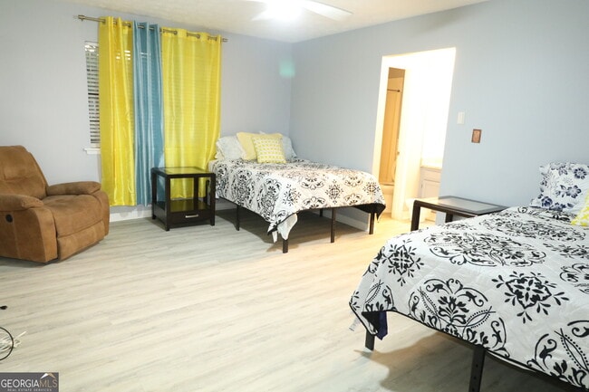 Building Photo - 933 Ohara Dr