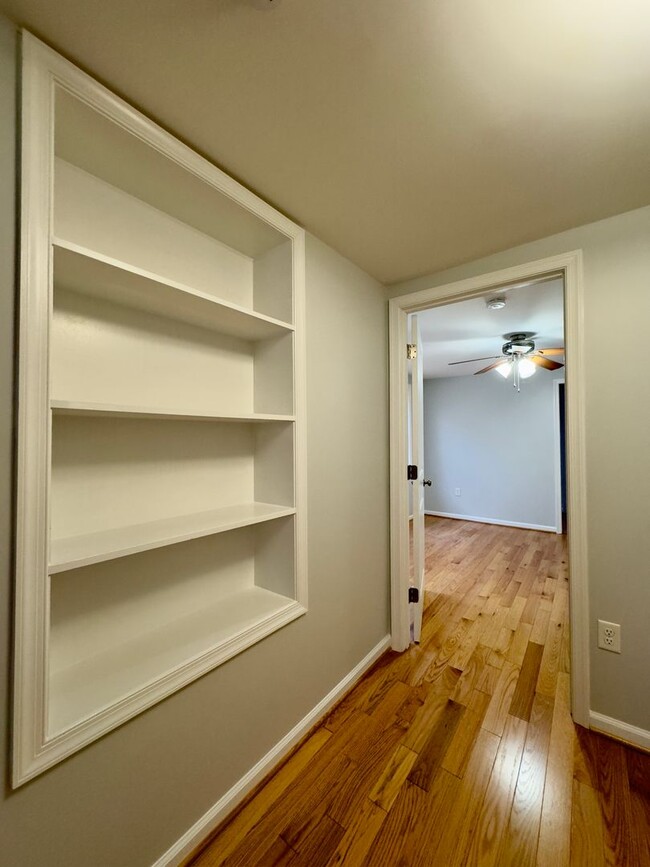 Building Photo - Charming 2 Bedroom/2.5 Bathroom Townhome in Upper Fells Point, MD!