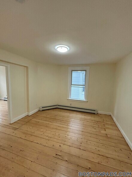 Building Photo - 64 Pleasant St