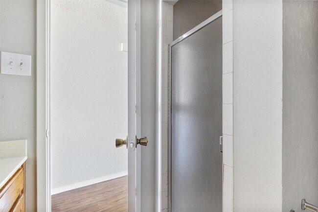 Building Photo - 2410 Lido Ln