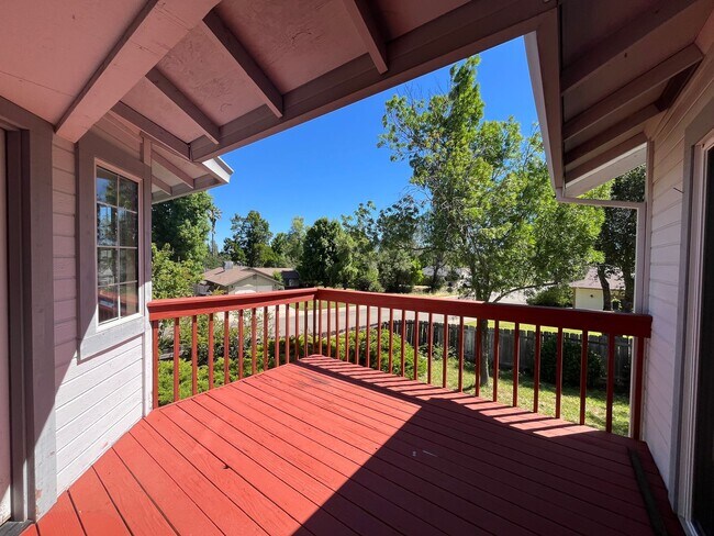 Building Photo - Mary Lake home! Must see!