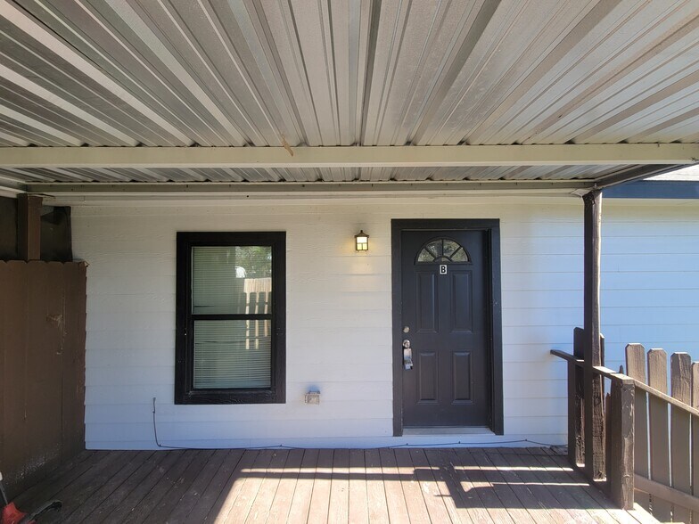 Building Photo - 16511 W Sandy Meadows Dr