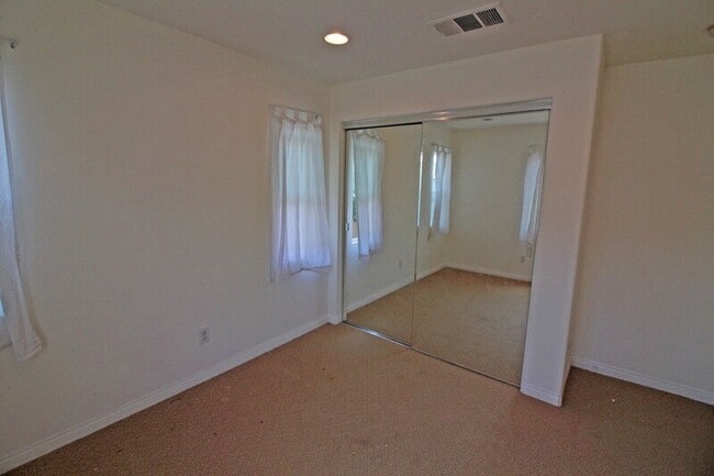 Building Photo - 28440 Mirabelle Ln
