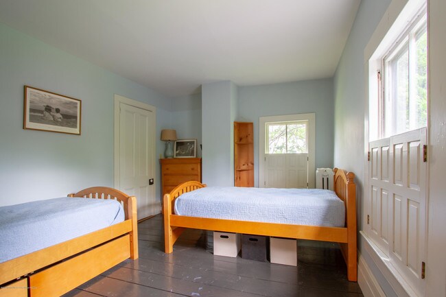 Building Photo - 905 Broad St