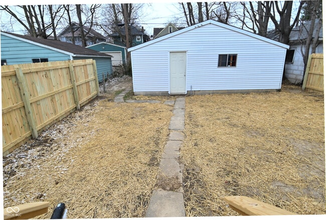 Building Photo - 3928 N Kenwood Ave