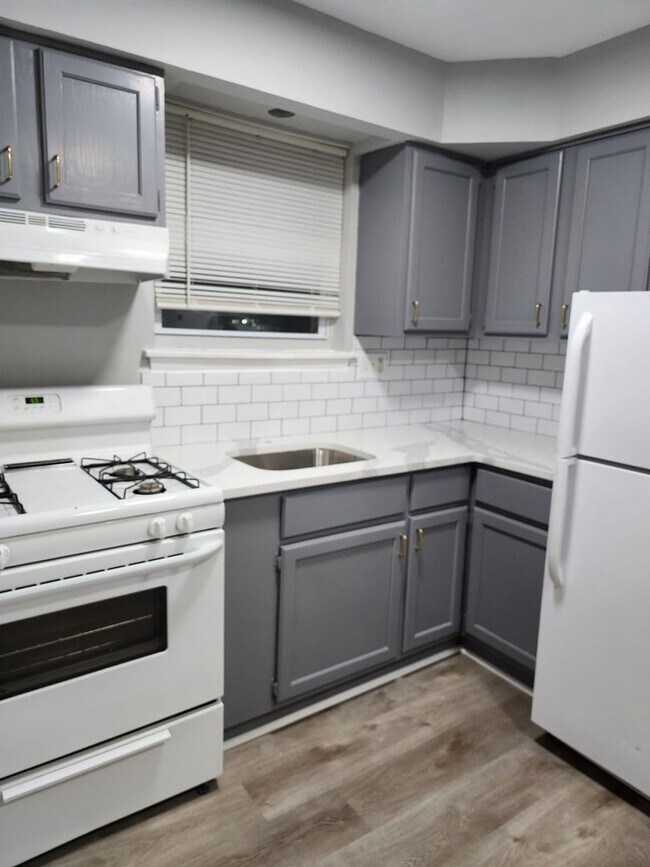 Building Photo - Offer Ends Soon! Up Your Living, Not Your Rent