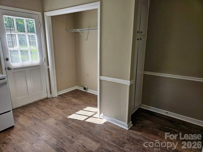 Building Photo - 6815 Water Mill Ct