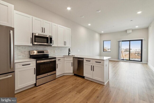 Primary Photo - 2157 E Lehigh Ave