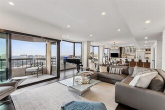 Building Photo - 3030 McKinney Ave