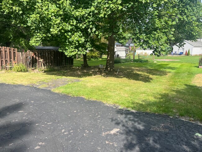 Building Photo - 120 Ridgewood Dr