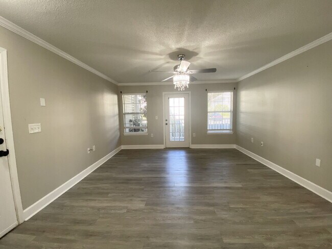 Building Photo - Renovated Two-Bedroom Condo for Rent!