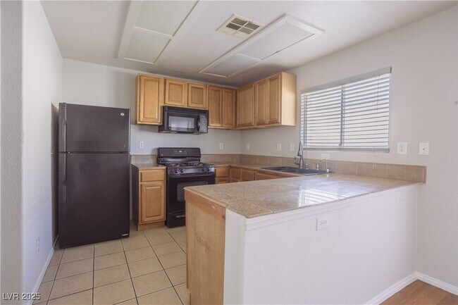 Building Photo - 7920 Hornbeam Ct