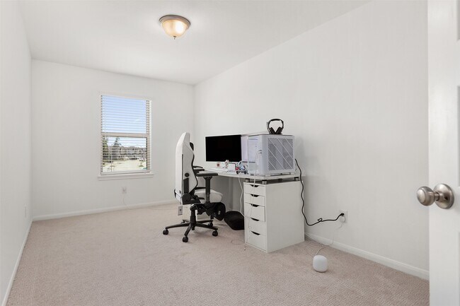 Building Photo - 7449 Hinsdale Dr