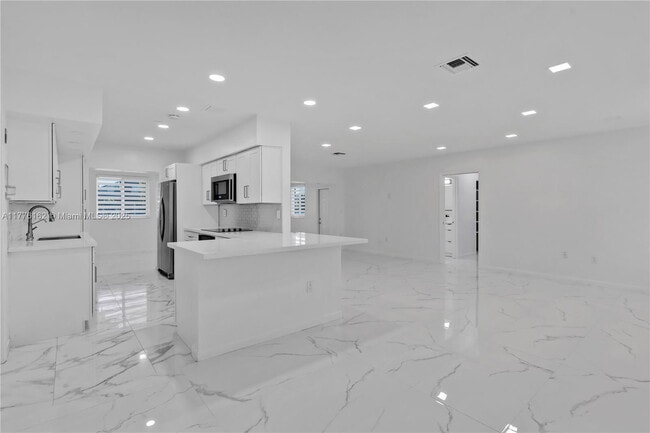 Building Photo - 9375 SW 181st Terrace