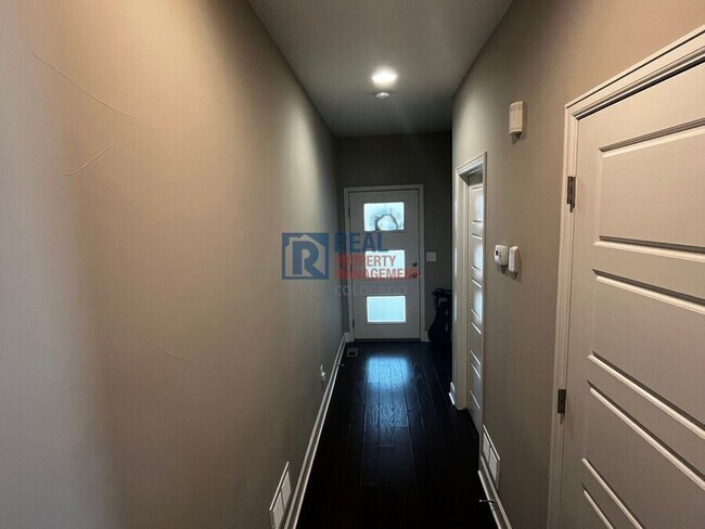 Building Photo - 2907 Photon Ct