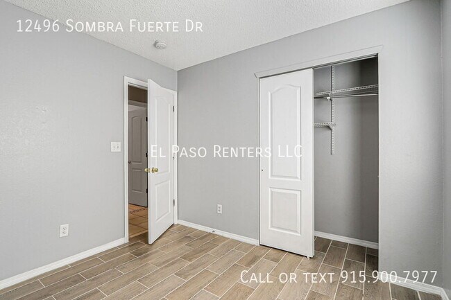 Building Photo - 12496 Sombra Fuerte Dr
