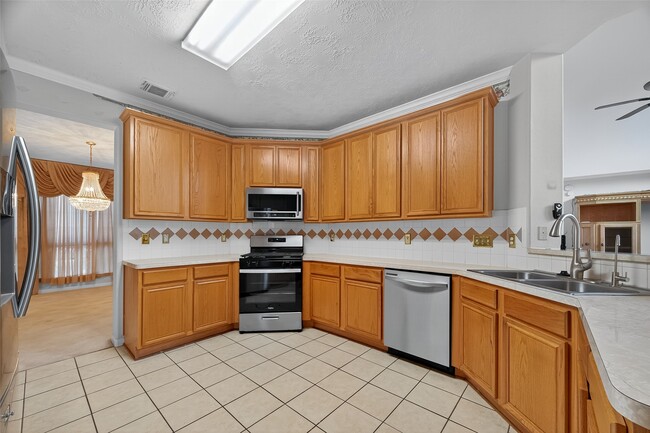 Building Photo - 602 Field Run Ct