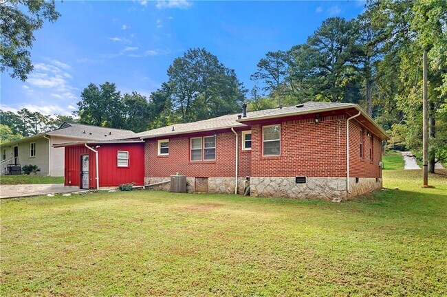 Building Photo - 2229 Beecher Cir SW