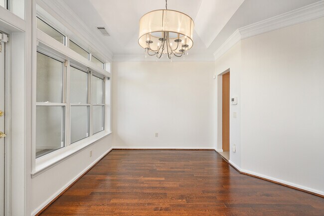 Building Photo - 3334 Peachtree Rd