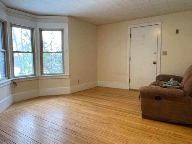 Building Photo - 501 S Cayuga St