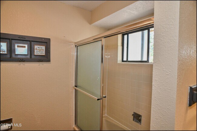Building Photo - 11600 Casa View Dr