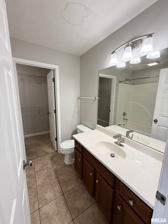Building Photo - 2119 W Miners Dr