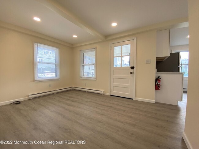 Building Photo - 104 11th Ave