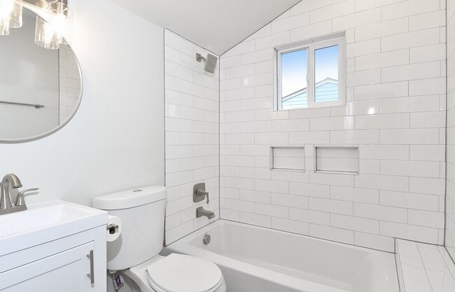 Building Photo - 202 NE 92nd Pl