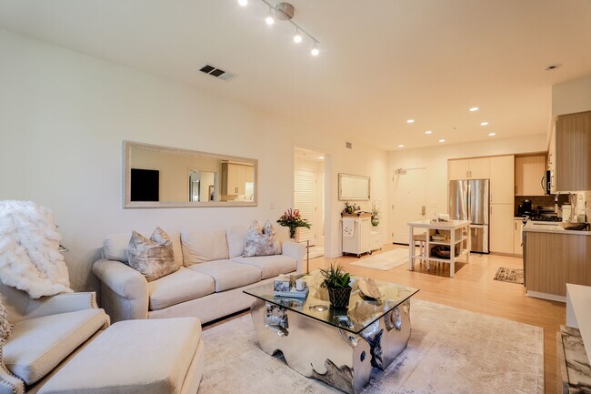 Building Photo - 7154 Miramonte