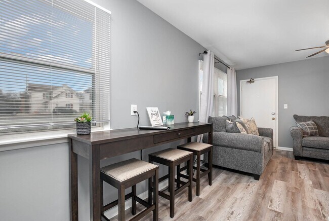 Building Photo - 2 bed, newly remodeled hideaway in Trenton, Ohio