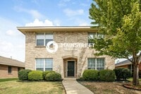 Building Photo - 3 Bedroom Pet-Friendly Home in Lancaster, TX with Main Street Renewal