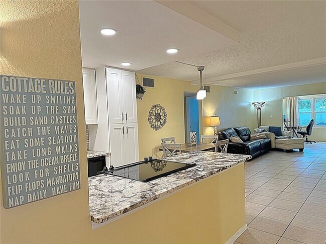 Building Photo - 4500 E Bay Dr