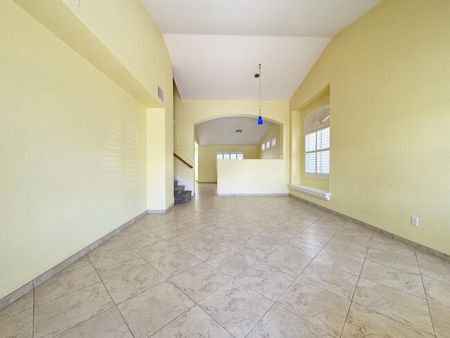 Building Photo - 8159 Dinsmore Dr