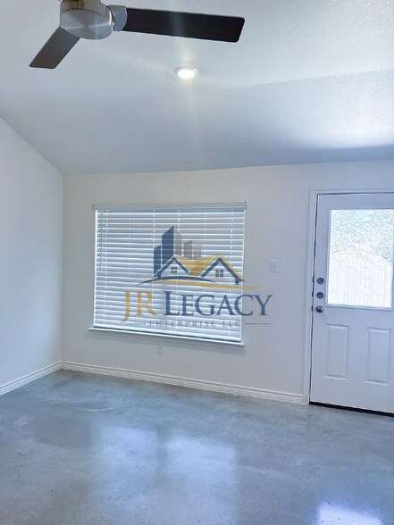 Building Photo - 1146 Lindsey Dr