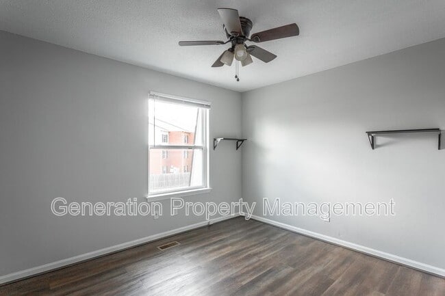 Building Photo - 44 St Victors Ln