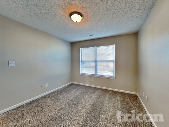 Building Photo - 1432 Dowell St