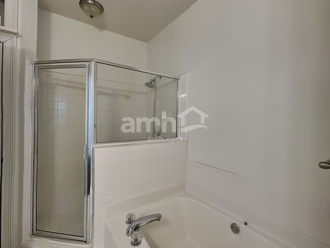 Building Photo - 6111 Creft Cir