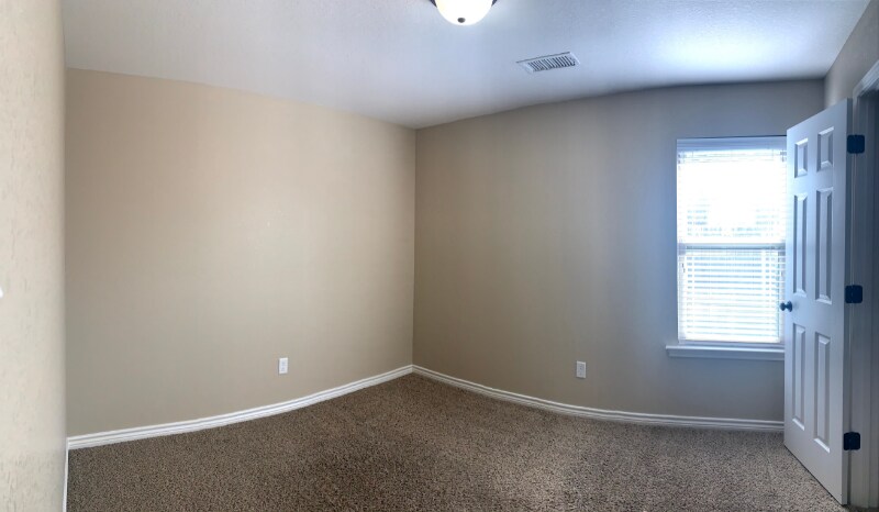 Building Photo - 5209 Graceland Dr