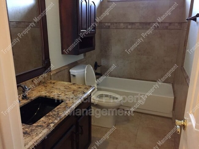 Building Photo - 5118 E Adobe St