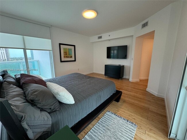 Building Photo - 19400 Turnberry Way