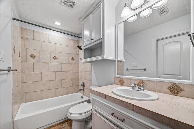 Building Photo - 20637 Eaglewood Trace Dr