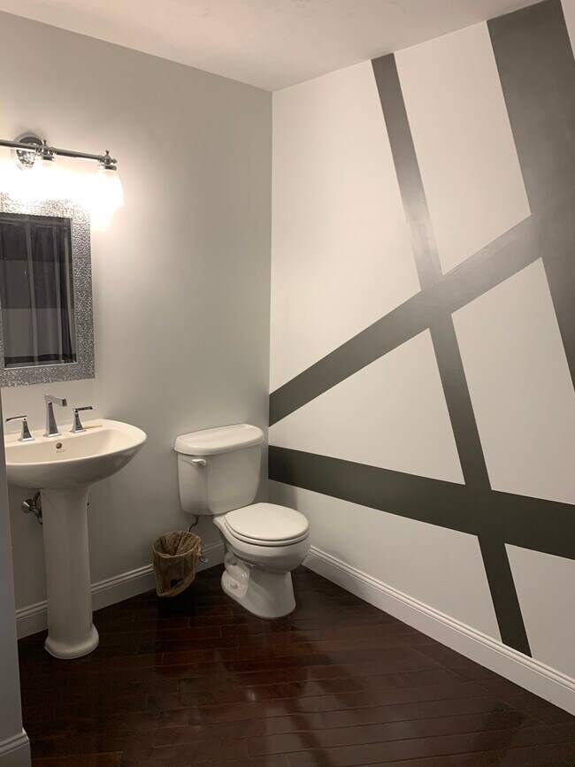 Building Photo - 506 Sea St