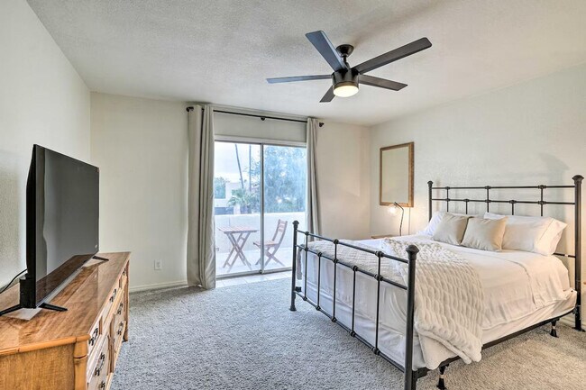 Building Photo - 292 S Desert Ave