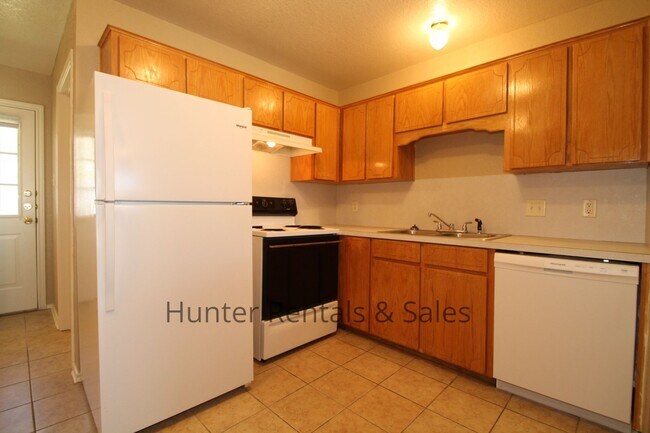 Building Photo - Perfect Two Bedroom