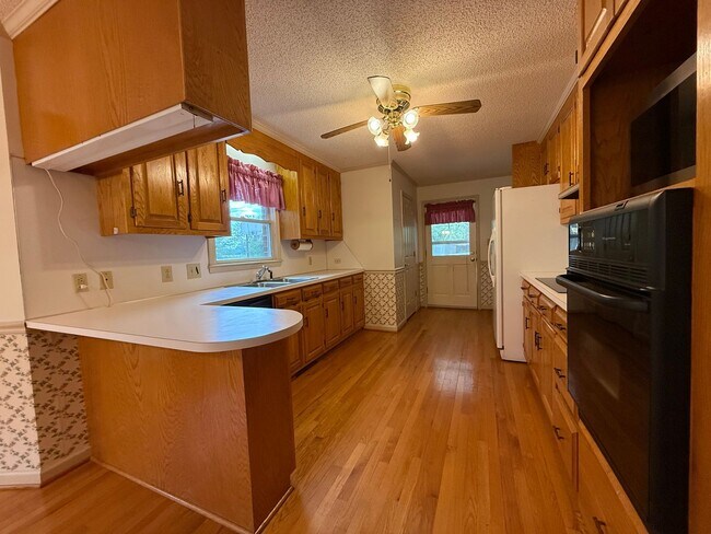 Building Photo - 2896 Bill Curlee Rd