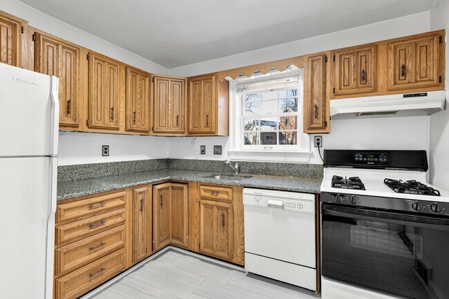Building Photo - 1529 N Kenilworth St