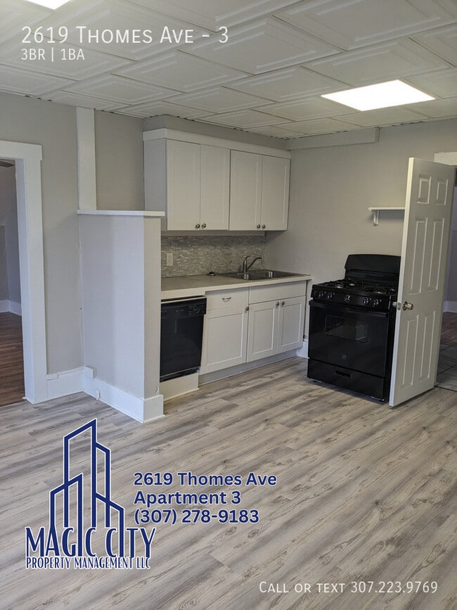 Building Photo - 2619 Thomes Ave