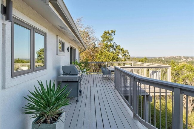 Building Photo - 1000 Redbud Trail