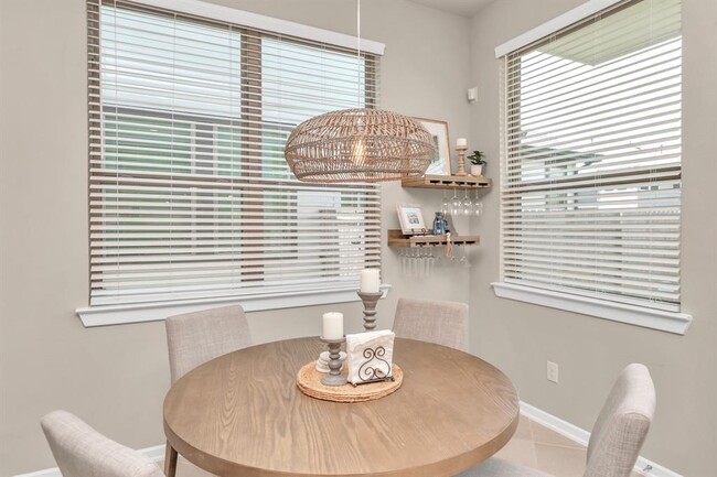 Building Photo - 9423 Starlight Oak Dr