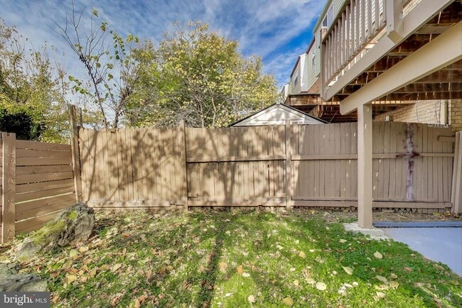 Building Photo - 16 Orchard Dr